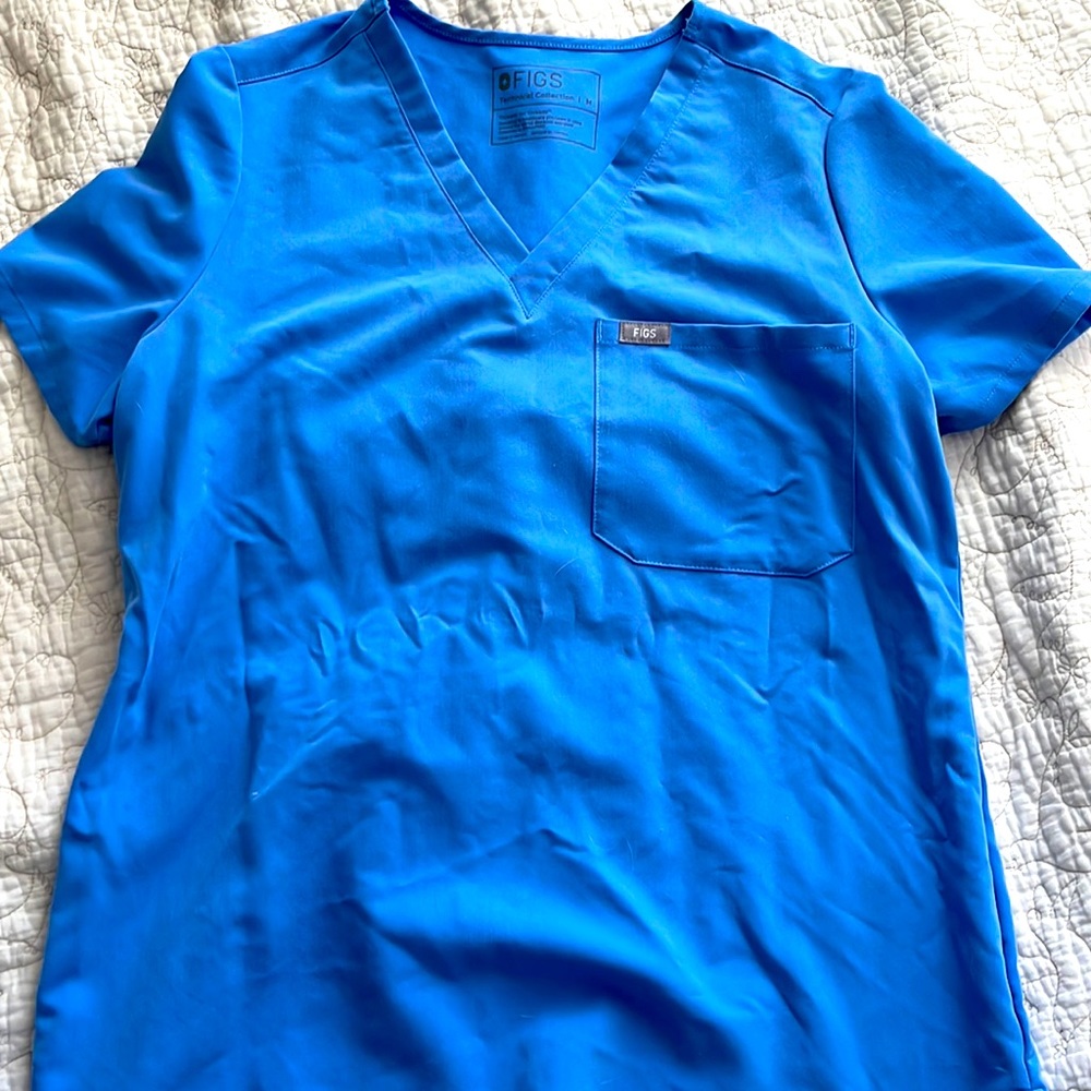 FIGS one pocket scrub top